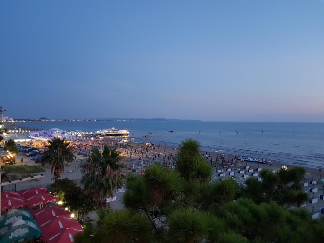 M&I Beach Apartment With Sea View Δυρράχιο Εξωτερικό φωτογραφία